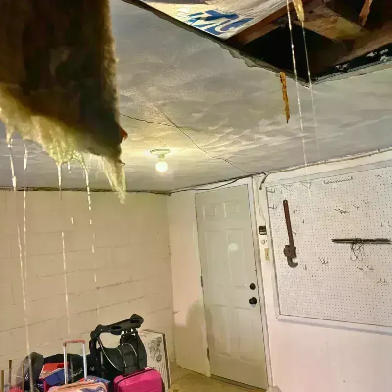 Before and after water damage restoration in Rockdale, IL